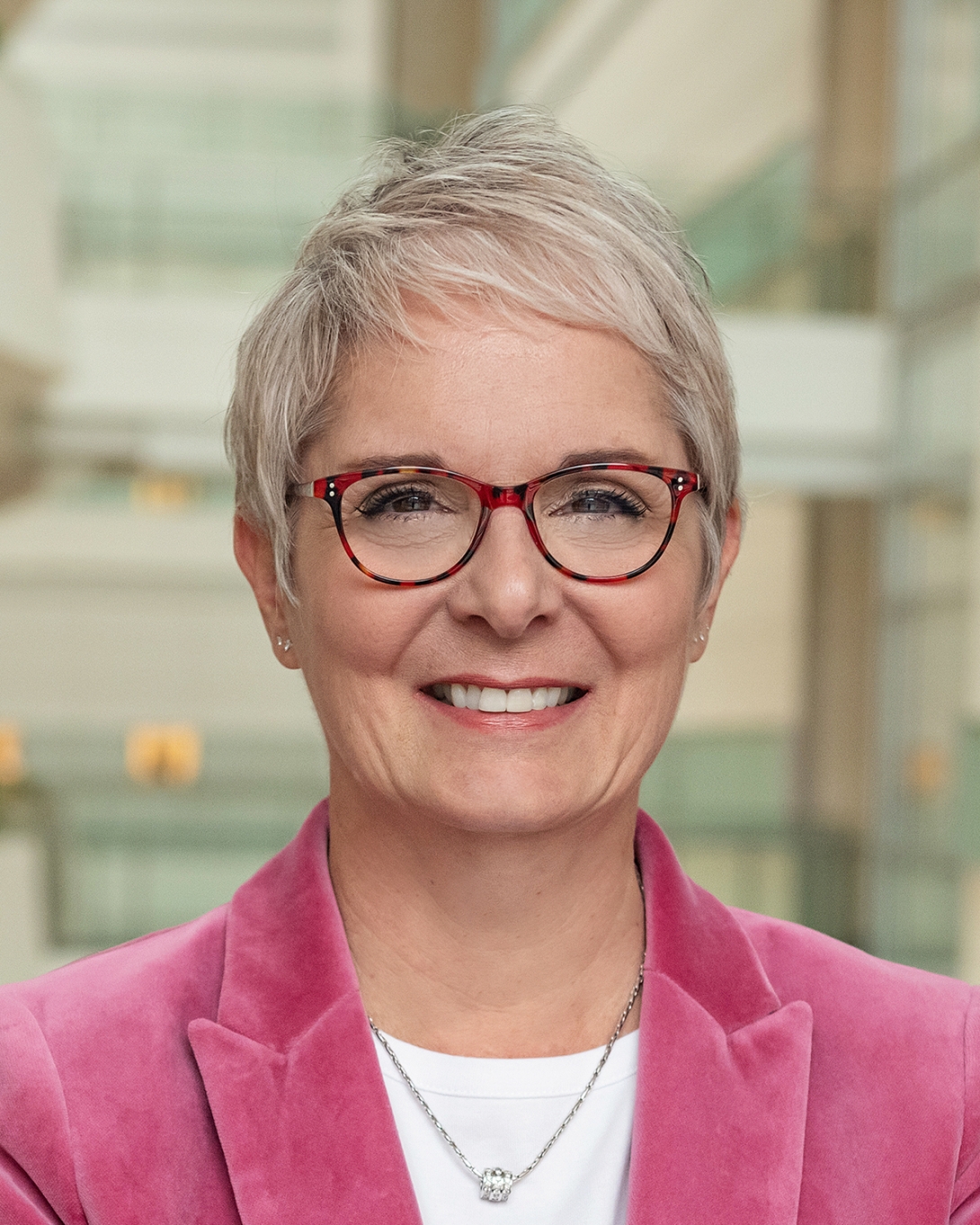 headshot of Carole Parent 